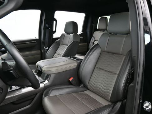 Used 2024 Chevrolet Silverado 1500 ZR2 w/ Technology Package image 10