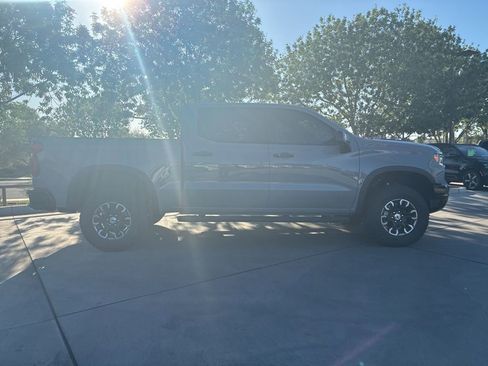 Used 2025 Chevrolet Silverado 1500 ZR2 w/ Technology Package image 4