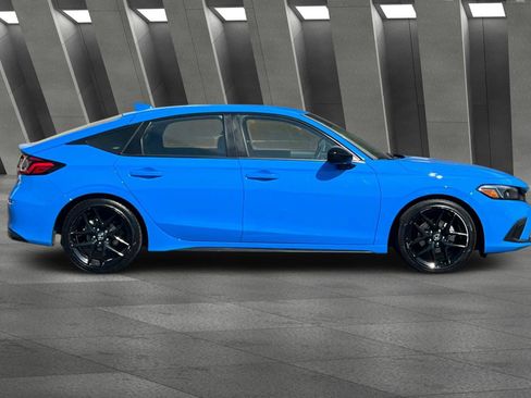 Used 2023 Honda Civic Sport image 3