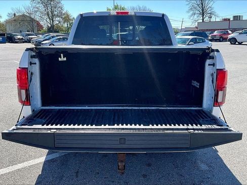 Used 2019 Ford F150 Lariat w/ Equipment Group 502A Luxury AWD/4WD image 20