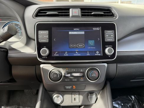 Used 2025 Nissan Leaf S FWD image 21