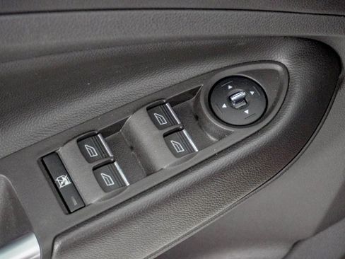 Used 2013 Ford C-MAX SEL FWD image 18
