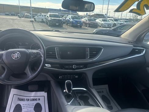 Used 2021 Buick Enclave Essence image 17