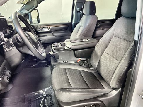 Used 2025 Chevrolet Silverado 2500 LT w/ Convenience Package image 13