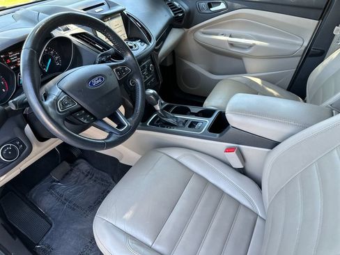 Used 2017 Ford Escape Titanium FWD image 9
