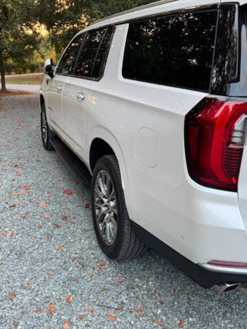 Used 2025 GMC Yukon XL Denali w/ Advanced Technology Package AWD/4WD image 1