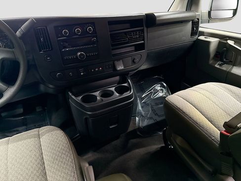 Used 2025 Chevrolet Express 3500 LT w/ LT Preferred Equipment Group RWD image 24