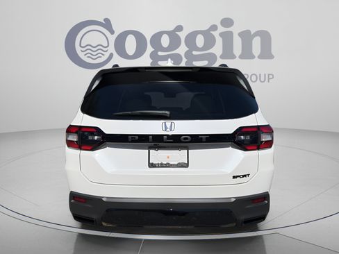 New 2026 Honda Pilot Sport image 6