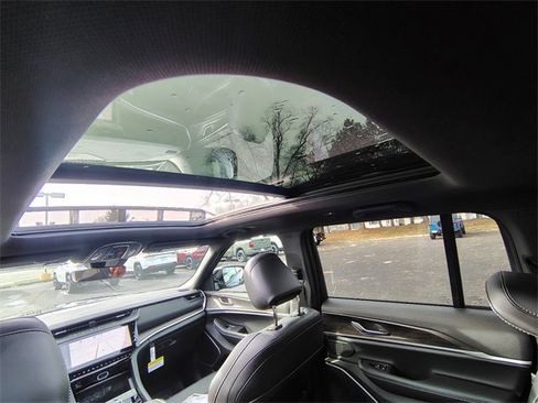 New 2026 Jeep Grand Cherokee Limited image 30