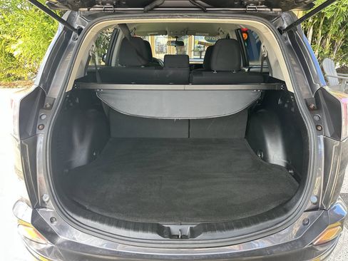 Used 2016 Toyota RAV4 LE FWD image 7
