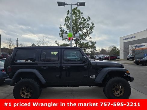 Used 2020 Jeep Wrangler Unlimited Sport S w/ Sun And Sound Package image 4