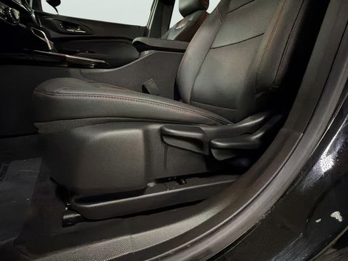Used 2024 Chevrolet Trax RS w/ Sunroof Package FWD image 15