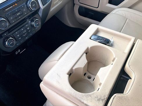 Used 2016 Ford F150 Lariat w/ Trailer Tow Package image 18