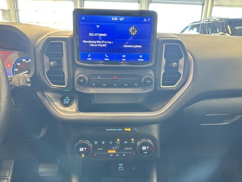 Used 2021 Ford Bronco Sport Outer Banks image 3