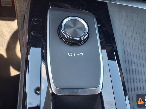 Used 2025 Buick Enclave Preferred image 7