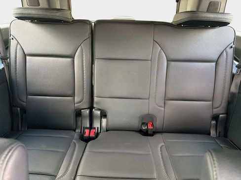 Used 2023 GMC Yukon XL Denali AWD/4WD image 31