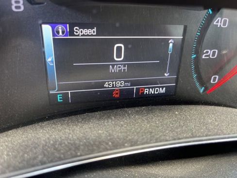 Used 2018 Chevrolet Impala LT FWD image 5