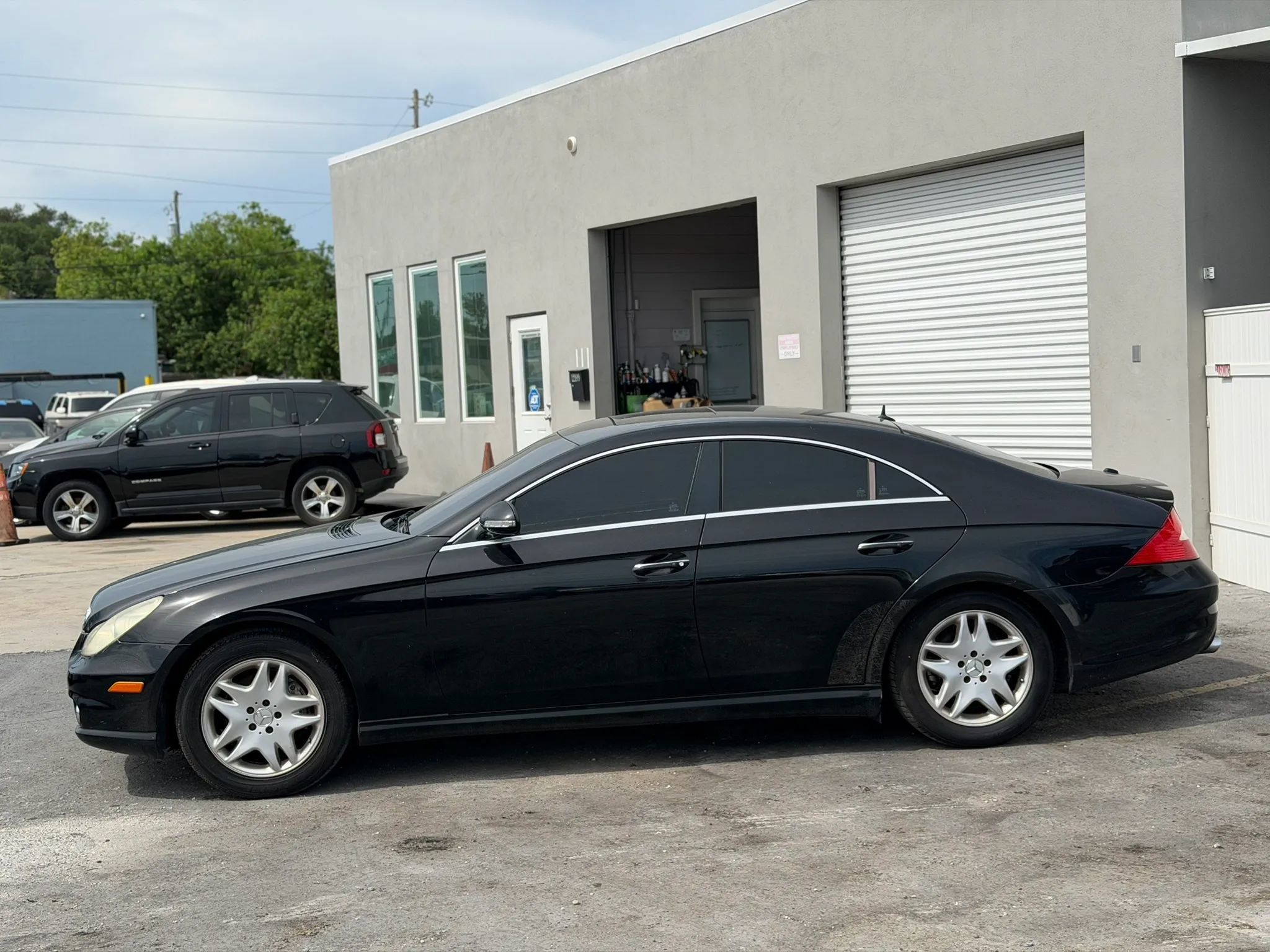 Used 2006 Mercedes-Benz CLS 500 image 2