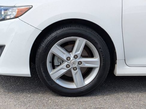 Used 2012 Toyota Camry SE FWD image 11