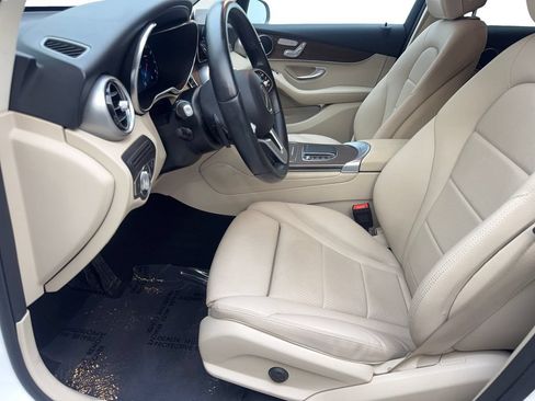 Used 2022 Mercedes-Benz GLC 300 w/ Premium Package Lite image 25