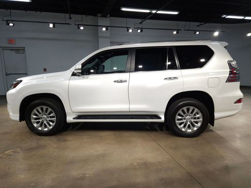 Used 2023 Lexus GX 460 Premium w/ Premium Package AWD/4WD image 4