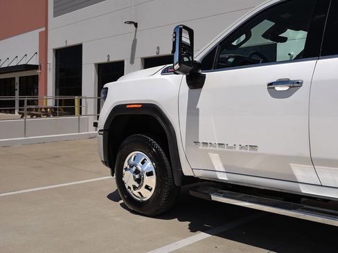 Used 2024 GMC Sierra 3500 Denali w/ Denali Reserve Package image 6