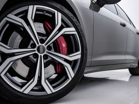 Used 2024 Audi S6 Premium Plus w/ Premium Plus Package image 5