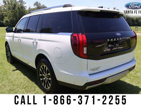 Used 2025 Ford Expedition Platinum AWD/4WD image 4