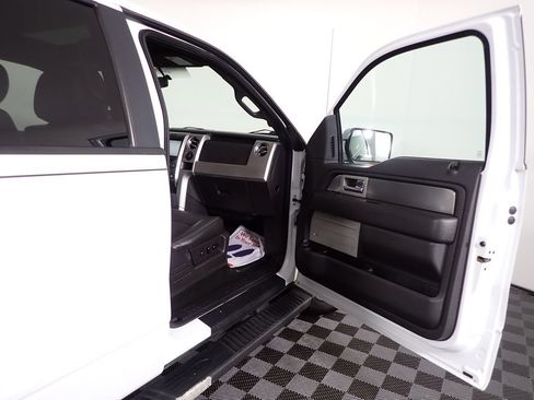 Used 2014 Ford F150 FX4 w/ Equipment Group 402A Luxury AWD/4WD image 31