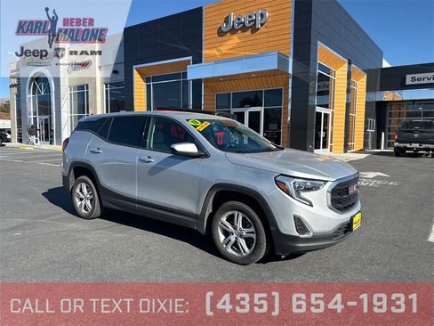 Used 2018 GMC Terrain SLE image 1