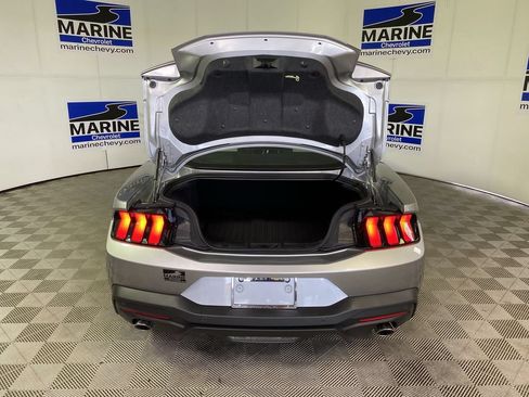 Used 2025 Ford Mustang Premium RWD image 30