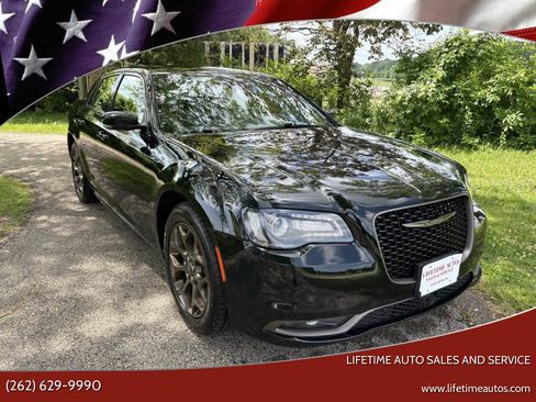Used 2016 Chrysler 300 S w/ 300S Premium Group AWD/4WD image 2