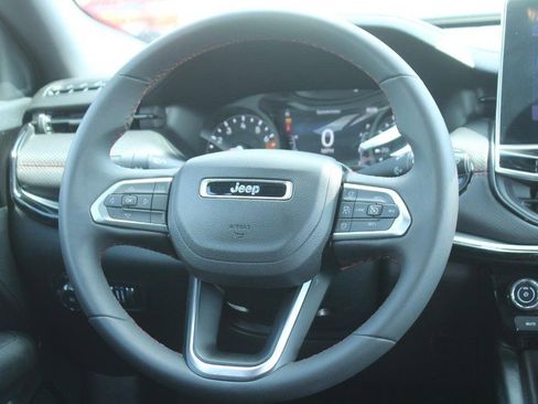 Used 2024 Jeep Compass Trailhawk image 14