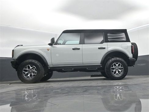Used 2021 Ford Bronco Badlands image 50