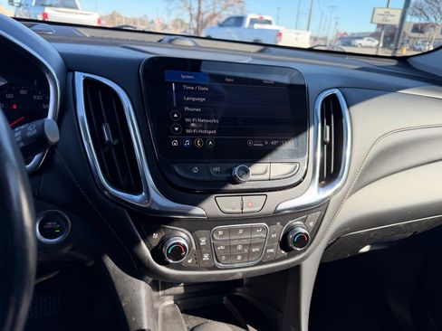 Used 2022 Chevrolet Equinox Premier image 11