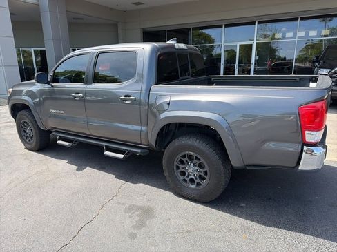 Used 2017 Toyota Tacoma SR5 w/ Tow Package image 5