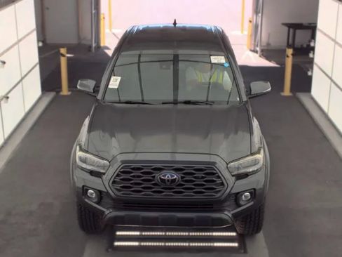 Used 2020 Toyota Tacoma TRD Off-Road w/ Technology Package AWD/4WD image 7
