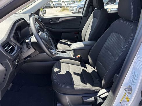 Used 2025 Ford Escape Active AWD/4WD image 18