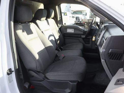 Used 2017 Ford F550 2WD Regular Cab Super Duty image 44