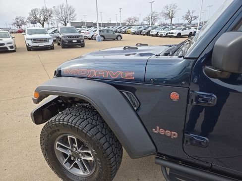 Used 2025 Jeep Gladiator Mojave w/ Safety Group image 42