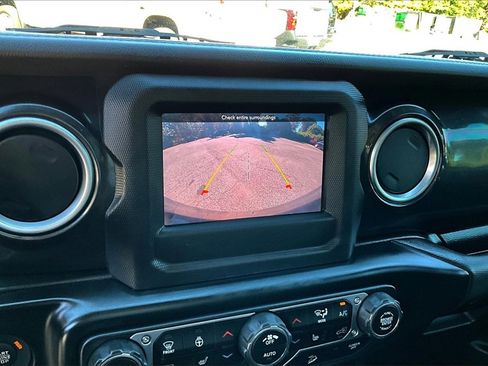 Used 2021 Jeep Wrangler Unlimited Sahara image 14