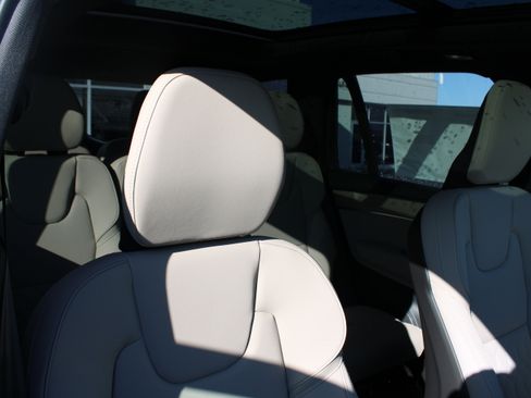New 2026 Volvo XC90 T8 Plus w/ Protection Package Premier image 49