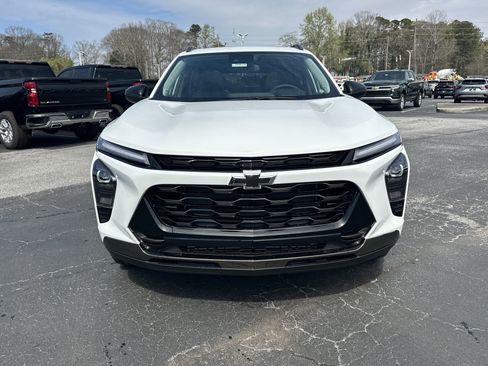 New 2026 Chevrolet Trax ACTIV w/ Sunroof Package FWD image 3