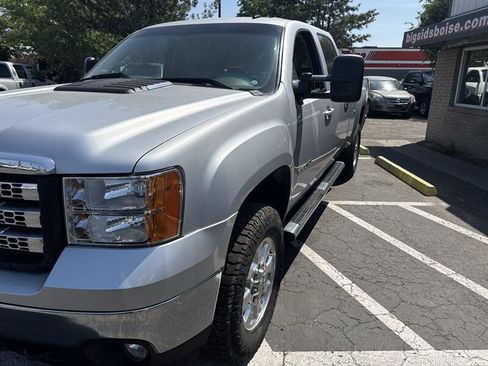 Used 2013 GMC Sierra 2500 SLT w/ SLT Convenience Package AWD/4WD image 16