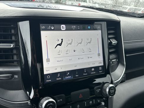 Used 2024 RAM 1500 Laramie image 15