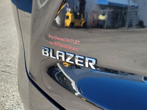 Used 2022 Chevrolet Blazer LT FWD image 9