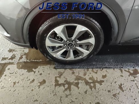 Used 2025 Ford Escape Platinum image 8