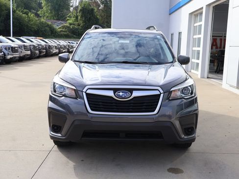 Used 2020 Subaru Forester Premium AWD/4WD image 5