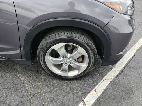 Used 2017 Honda HR-V LX image 9