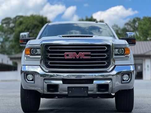 Used 2018 GMC Sierra 2500 SLT w/ Duramax Plus Package AWD/4WD image 2
